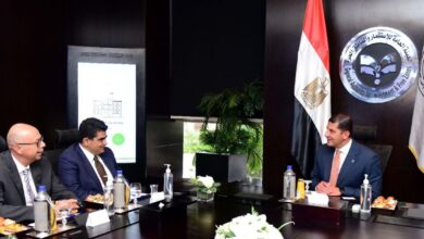 الهيئة العامة للاستثمار والمناطق الحرة وشركة سان جوبان العالمية يبحثان توسعات الشركة في مصر