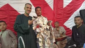 " كرم الصعايدة "..عريس يجمع نقطة فرحه " نصف مليون جنيه "