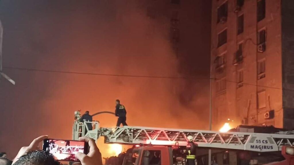 اندلاع حريق بعمارة سكنية ملك عضو مجلس نواب بشبرا الخيمة