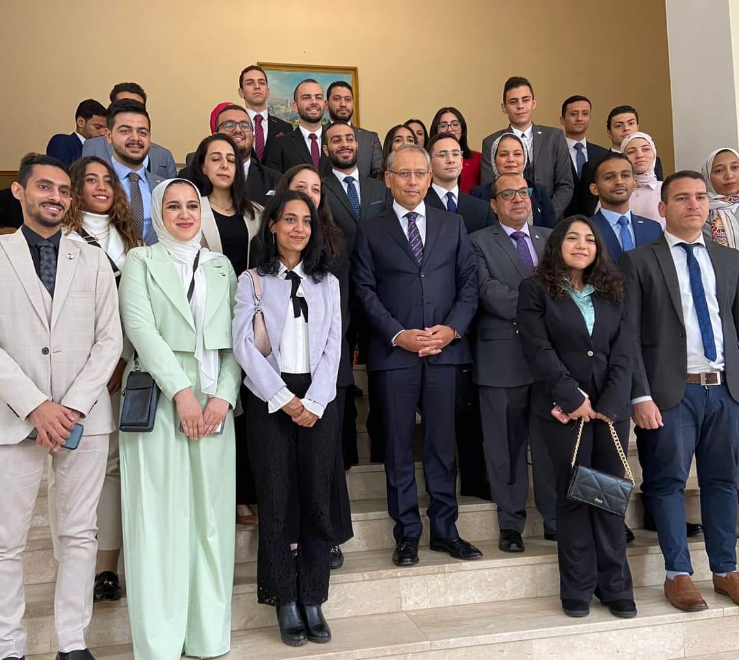 السفير المصري بموسكو يلتقي بوفد الشباب المصري الزائر لروسيا