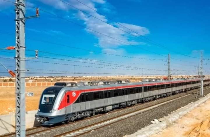 إصدار اشتراكات مخفضة بنسبة 50% لكافة مستخدمي القطار الكهربائي الخفيف LRT إصدار اشتراكات مخفضة بنسبة 50% لكافة مستخدمي القطار الكهربائي الخفيف LRT