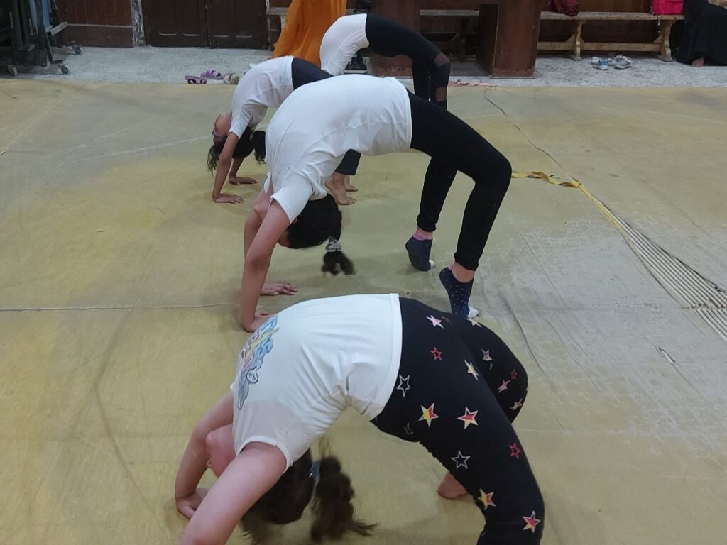 معرض ختام الأنشطة الصيفية لعام 2022 بمجمع مدارس الشبان الخاصة ببنها ملحمة من 'الحب والإخلاص"