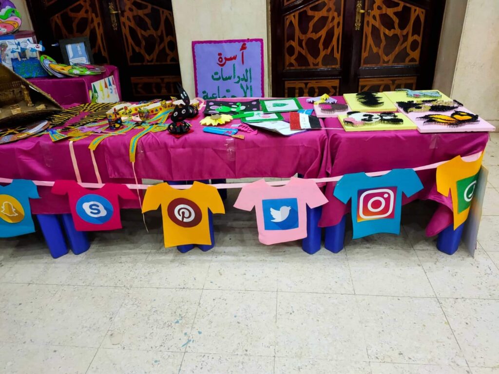 معرض ختام الأنشطة الصيفية لعام 2022 بمجمع مدارس الشبان الخاصة ببنها ملحمة من 'الحب والإخلاص"