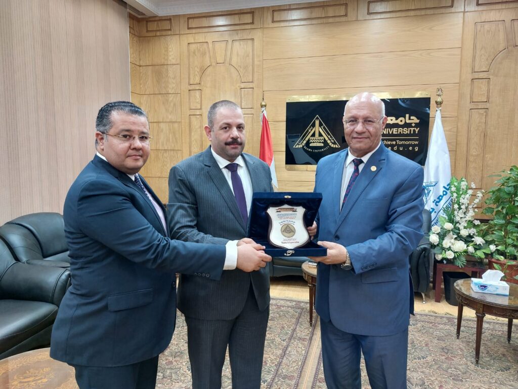 رئيس جامعة بنها يوجه الشكر للمجتمع المدنى ورجال الأعمال لدعمهم مشروعات الجامعة التنموية رئيس جامعة بنها يوجه الشكر للمجتمع المدنى ورجال الأعمال لدعمهم مشروعات الجامعة التنموية