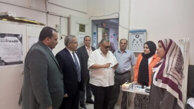 نائب رئيس جامعة بنها يتابع أعمال الكشف الطبي للطلاب الجدد