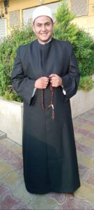 خالص التهاني بتخرج الشيخ "يوسف" بتقدير ممتاز من كلية أصول الدين