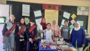 تزامنا مع مؤتمر المناخ ...طلاب الشبان يبدعون في رسومات عن البيئة