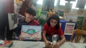 تزامنا مع مؤتمر المناخ ...طلاب الشبان يبدعون في رسومات عن البيئة