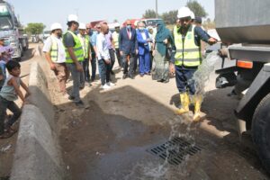 محافظ القليوبية يشهد تجربة محاكاة تصريف الأمطار استعدادًا لموسم الشتاء