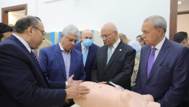 وزير التعليم العالي يفتتح مركز المهارات والمحاكاة الطبية بجامعة بنها - صور