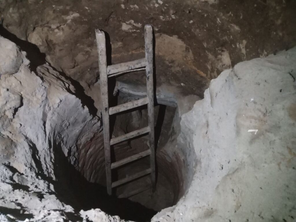 بسبب التنقيب عن الآثار .. إخلاء 3 منازل معرضة للانهيار بالقليوبية
