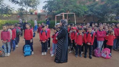 توفى خلال اليوم الدراسي .. طلاب مدرسة تصفا الابتدائية يقفون دقيقة حداد على روح مدير المدرسة