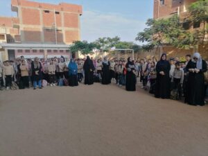 توفى خلال اليوم الدراسي .. طلاب مدرسة تصفا الابتدائية يقفون دقيقة حداد على روح مدير المدرسة