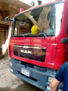 صور .. السيطرة على حريق بمصنع "كاوتش" بشبرا الخيمة