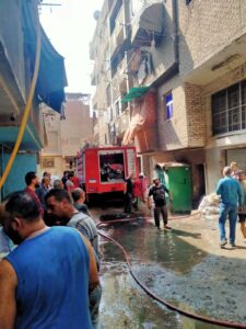 صور .. السيطرة على حريق بمصنع "كاوتش" بشبرا الخيمة