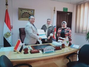 مستشفيات جامعة بنها تكرم العاملين الذين أتموا سن المعاش