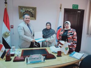 مستشفيات جامعة بنها تكرم العاملين الذين أتموا سن المعاش