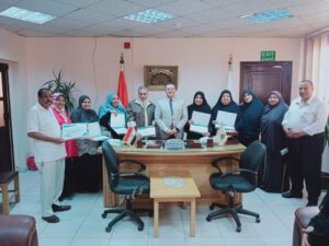 مستشفيات جامعة بنها تكرم العاملين الذين أتموا سن المعاش