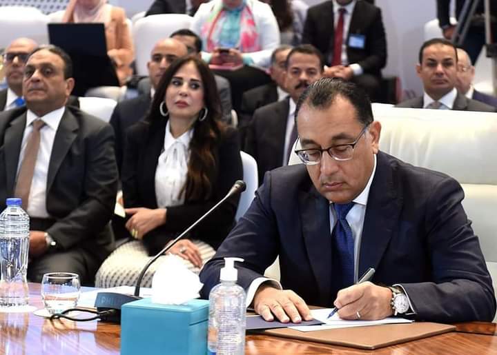 رئيس الوزراء: نهدف لوضع إطار واضح ومحدد ومنظم للأنشطة الاقتصادية ينظم العلاقة بين الدولة والقطاع الخاص رئيس الوزراء: نهدف لوضع إطار واضح ومحدد ومنظم للأنشطة الاقتصادية ينظم العلاقة بين الدولة والقطاع الخاص