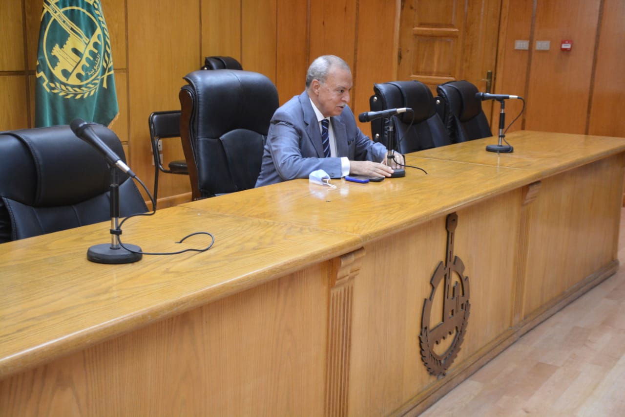 محافظ القليوبية يناقش تطوير منظومة التدريب والنهوض بالتعليم الفني