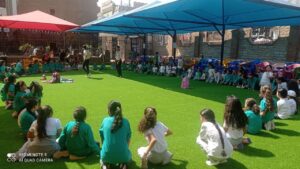 " افرح من قلبك " ..احتفالات مدارس لشبان العالمية ببنها بطلابها