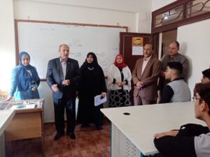 لمتابعة الانضباط .. مرور مدير مجمع شبان بنها علي الفصول