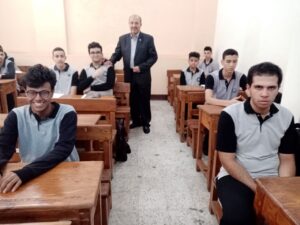 لمتابعة الانضباط .. مرور مدير مجمع شبان بنها علي الفصول