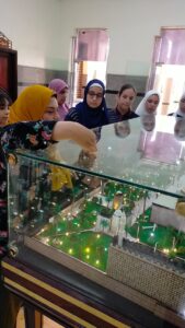 طلاب شبان بنها في زيارة لماكيت " المسجد الأقصي "