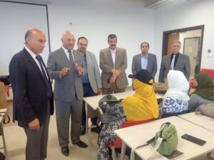 رئيس جامعة بنها يتفقد الدراسة بالجامعة الأهلية بالعبور ويلتقي بالطلاب