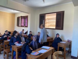 مدير عام مدارس الشبان ببنهايتفقد سير أول يوم في امتحانات الشهر