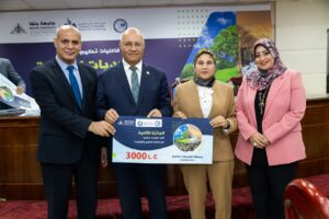 رئيس جامعة بنها يشهد ختام فعاليات مسابقة التحديات المناخية ويسلم الجوائز للفرق الفائزة