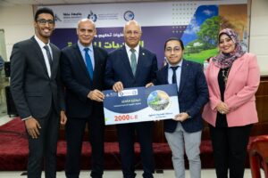 رئيس جامعة بنها يشهد ختام فعاليات مسابقة التحديات المناخية ويسلم الجوائز للفرق الفائزة
