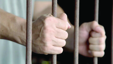 مفاجأة - الأب ينقذ المتهمين بقتل نجله من حبل المشنقة .. أعرف التفاصيل مفاجأة - الأب ينقذ المتهمين بقتل نجله من حبل المشنقة .. أعرف التفاصيل