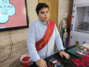 الطالب أحمد محمد يبتكر جهاز لمساعدة المرضى على تذكر الأشياء