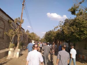 صور - تشييع جثمان مدرس لقي مصرعه أثناء الشرح في مدرسة بشبرا