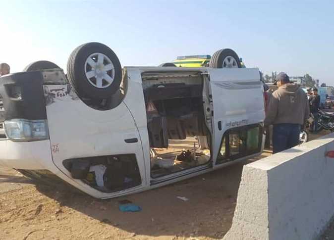 بالأسماء .. تفاصيل إصابة 5 أشخاص من أسرة واحدة في انقلاب سيارة بالقليوبية