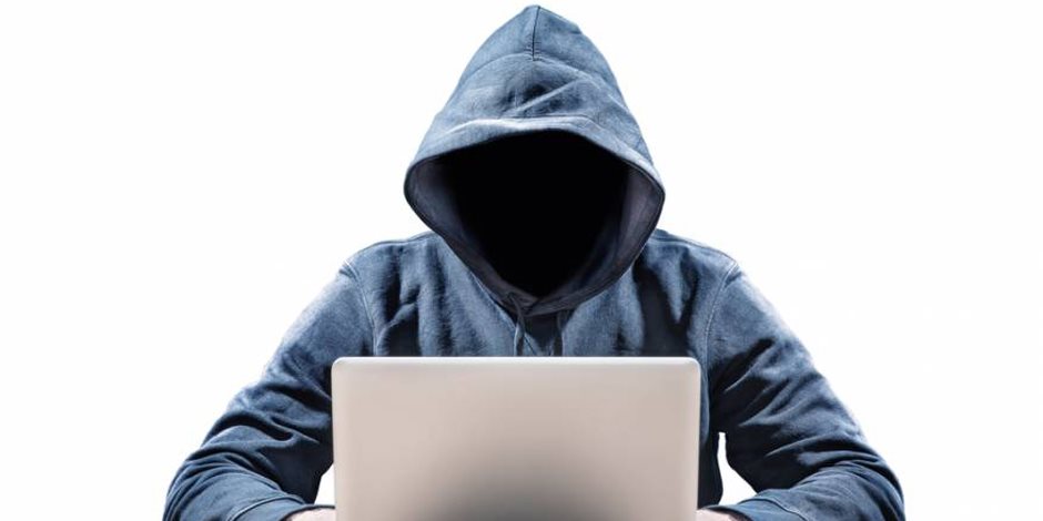 هددها بنشر صورها الفاضحة .. جريمة أخلاقية بالقليوبية والمحكمة تعاقب المتهم