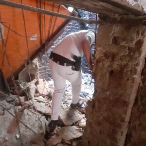 دون خسائر بشرية .. سقوط سقف منزل بشبرا الخيمة - صور