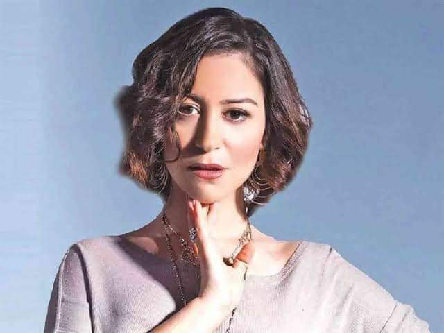 النيابة تأمر بإخلاء سبيل منة شلبي بضمان مالي
