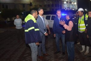 صور - محافظ القليوبية يتابع أعمال تصريف مياه الأمطار بالطرق الرئيسيه
