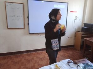 بإرشادات ورقية وعبارات ايجابية.. شبان بنها تستمر في حملة " لا للتنمر "