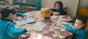 لإثراء المعرفة للأطفال.. زيارة داخلية لمكتبة هيئة الشبان العالمية