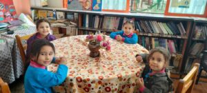 لإثراء المعرفة للأطفال.. زيارة داخلية لمكتبة هيئة الشبان العالمية