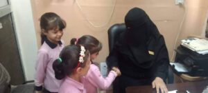 طفل صغير حلم كبير.. اطفال الشبان يديرون حوارات داخل المجمع