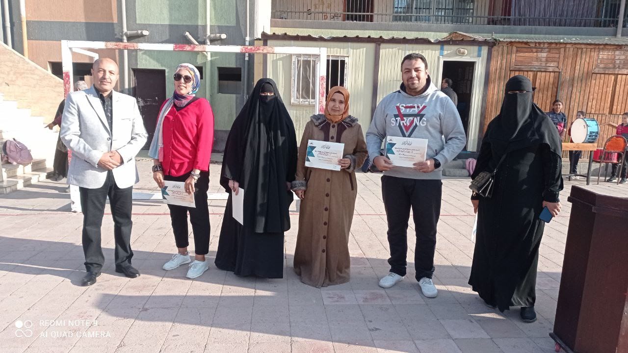 شبان بنها تكرم المبدعين من معلميها 