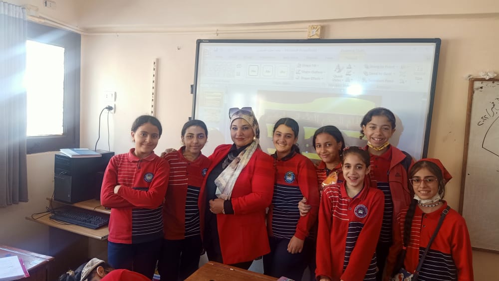 الطالب الاستاذ.. استراتيجية جديدة لتعليم الطلاب بشبان بنها