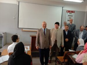 رئيس جامعة بنها يقوم بجولة موسعة داخل 7 كليات ويتفقد الامتحانات وسير العملية التعليمية