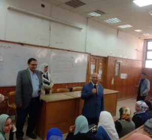صور .. رئيس جامعة بنها يواصل جولاته ويتفقد 5 كليات لمتابعة سير العملية التعليمية
