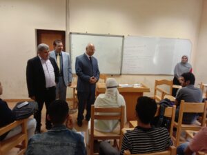 صور .. رئيس جامعة بنها يواصل جولاته ويتفقد 5 كليات لمتابعة سير العملية التعليمية