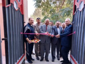 رئيس جامعة بنها يفتتح صالة الألعاب الرياضية بالمدينة الجامعية بكفر سعد